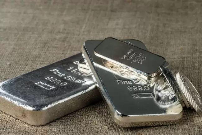L'argento ed il suo valore segue in ambito economico quasi parallelamente quello dell'oro