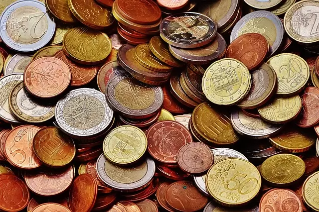 Vendere monete oggi è sensibilmente più semplice rispetto al passato grazie al web. Ma dove è meglio mettere in vendita i propri esemplari?